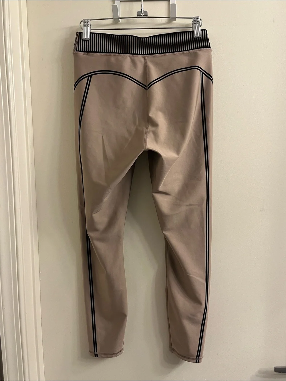 Alo Yoga Airlift Line Up Matching Set Sports Bra + Leggings